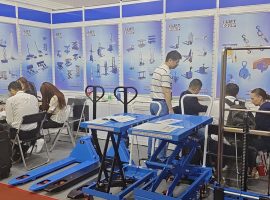 High lift pallet jack